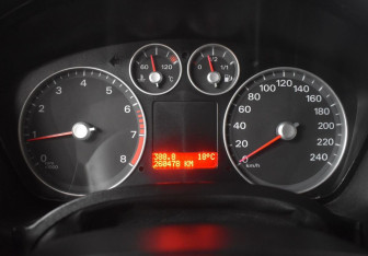 Подержанный автомобиль Ford C-MAX 2007 года (14 фото)