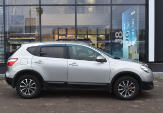 Подержанный автомобиль Nissan Qashqai 2012 года (4 фото)