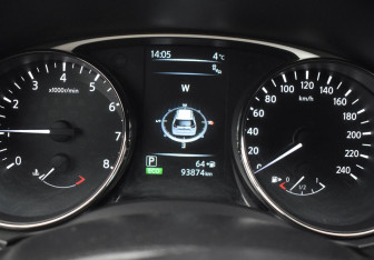 Подержанный автомобиль Nissan X-Trail 2015 года (18 фото)