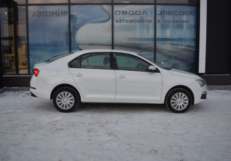 Подержанный автомобиль Skoda Rapid Liftback 2021 года (4 фото)