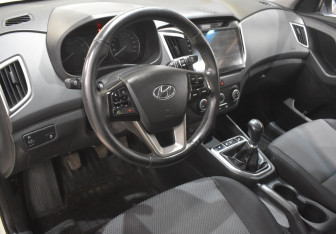Подержанный автомобиль Hyundai Creta 2017 года (13 фото)