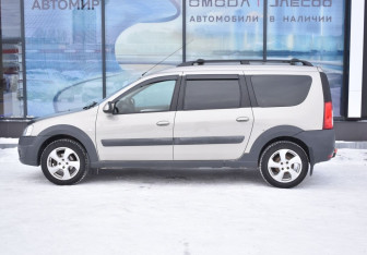 Подержанный автомобиль LADA (ВАЗ) Largus Wagon 2018 года (8 фото)