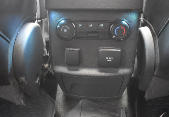 Подержанный автомобиль Ford Explorer 2013 года (14 фото)