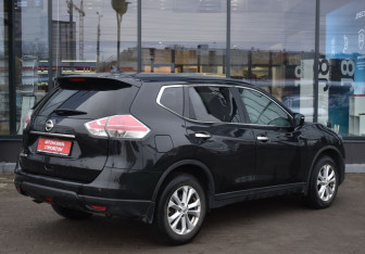 Подержанный автомобиль Nissan X-Trail 2017 года (5 фото)