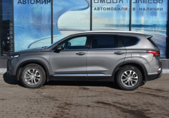 Подержанный автомобиль Hyundai Santa Fe 2019 года (8 фото)