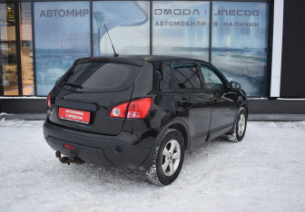 Подержанный автомобиль Nissan Qashqai 2008 года (5 фото)
