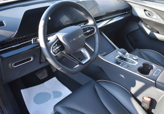 Подержанный автомобиль Omoda C5 2024 года (13 фото)