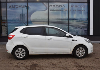 Подержанный автомобиль Kia Rio Hatchback 2014 года (4 фото)