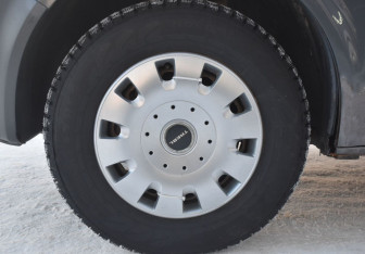 Подержанный автомобиль Volkswagen Caravelle 2011 года (9 фото)