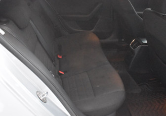 Подержанный автомобиль Skoda Octavia Liftback 2013 года (11 фото)