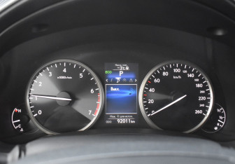 Подержанный автомобиль Lexus NX 2015 года (16 фото)