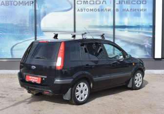 Подержанный автомобиль Ford Fusion 2008 года (5 фото)