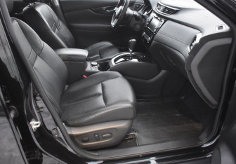 Подержанный автомобиль Nissan X-Trail 2020 года (10 фото)