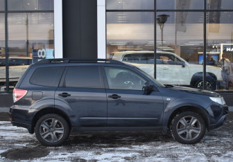 Подержанный автомобиль Subaru Forester Suv 2012 года (4 фото)