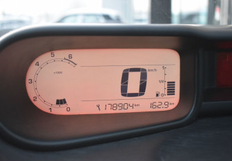 Подержанный автомобиль Citroen C3 Picasso 2010 года (12 фото)