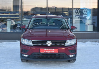 Подержанный автомобиль Volkswagen Tiguan 2018 года (2 фото)