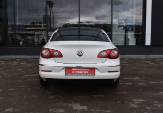 Подержанный автомобиль Volkswagen Passat CC 2011 года (6 фото)