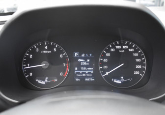 Подержанный автомобиль Hyundai Creta 2019 года (14 фото)
