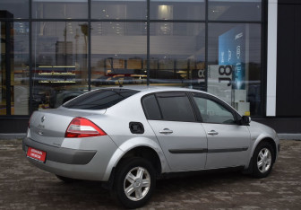 Подержанный автомобиль Renault Megane Sedan 2006 года (5 фото)