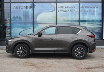 Подержанный автомобиль Mazda CX-5 2020 года (8 фото)