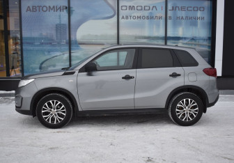 Подержанный автомобиль Suzuki Vitara 2021 года (8 фото)