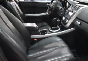 Подержанный автомобиль Mazda CX-7 2007 года (10 фото)