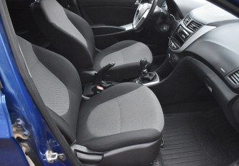 Подержанный автомобиль Hyundai Solaris Sedan 2012 года (10 фото)