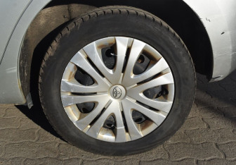 Подержанный автомобиль Toyota Auris Hatchback 2008 года (9 фото)