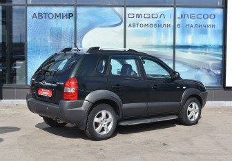 Подержанный автомобиль Hyundai Tucson 2007 года (5 фото)
