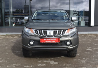 Подержанный автомобиль Mitsubishi L200 2015 года (2 фото)