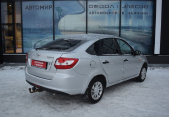 Подержанный автомобиль LADA (ВАЗ) Granta Liftback 2015 года (5 фото)