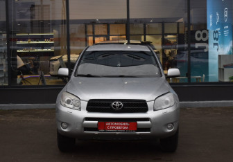 Подержанный автомобиль Toyota RAV4 2006 года (2 фото)