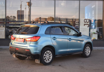 Подержанный автомобиль Mitsubishi ASX 2011 года (5 фото)