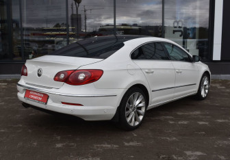 Подержанный автомобиль Volkswagen Passat CC 2011 года (5 фото)