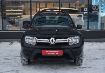 Подержанный автомобиль Renault Duster 2017 года (2 фото)