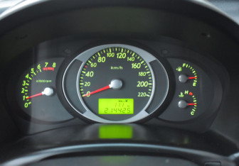 Подержанный автомобиль Hyundai Tucson 2007 года (13 фото)