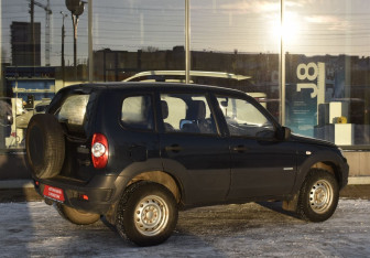 Подержанный автомобиль Chevrolet Niva 2014 года (5 фото)