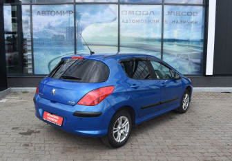Подержанный автомобиль Peugeot 308 Hatchback 2008 года (5 фото)
