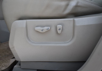 Подержанный автомобиль Renault Koleos 2012 года (13 фото)