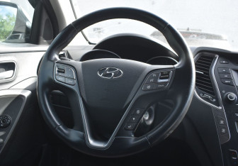 Подержанный автомобиль Hyundai Santa Fe 2013 года (13 фото)