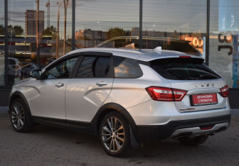 Подержанный автомобиль LADA (ВАЗ) Vesta Wagon 2018 года (7 фото)