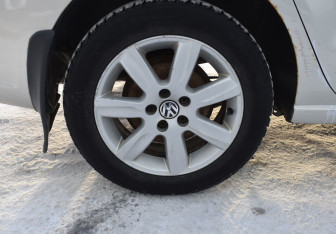 Подержанный автомобиль Volkswagen Polo Sedan 2012 года (9 фото)