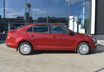 Подержанный автомобиль Skoda Rapid Liftback 2021 года (4 фото)