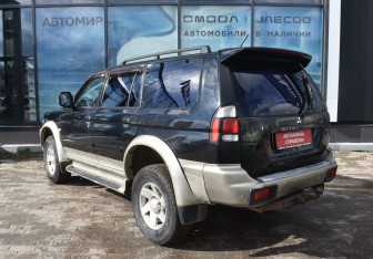 Подержанный автомобиль Mitsubishi Pajero Sport 2007 года (7 фото)