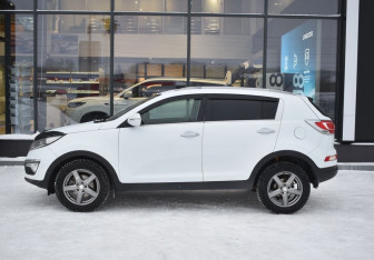 Подержанный автомобиль Kia Sportage 2011 года (8 фото)