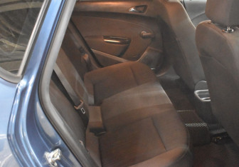 Подержанный автомобиль Opel Astra Hatchback 2012 года (11 фото)