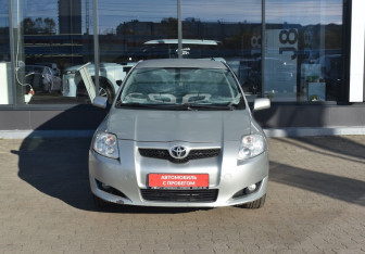 Подержанный автомобиль Toyota Auris Hatchback 2008 года (2 фото)