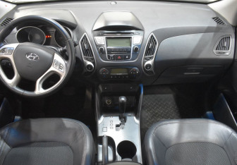 Подержанный автомобиль Hyundai ix35 2012 года (12 фото)