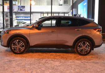 Подержанный автомобиль Haval F7 2022 года (8 фото)