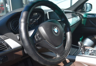 Подержанный автомобиль BMW X5 2007 года (15 фото)